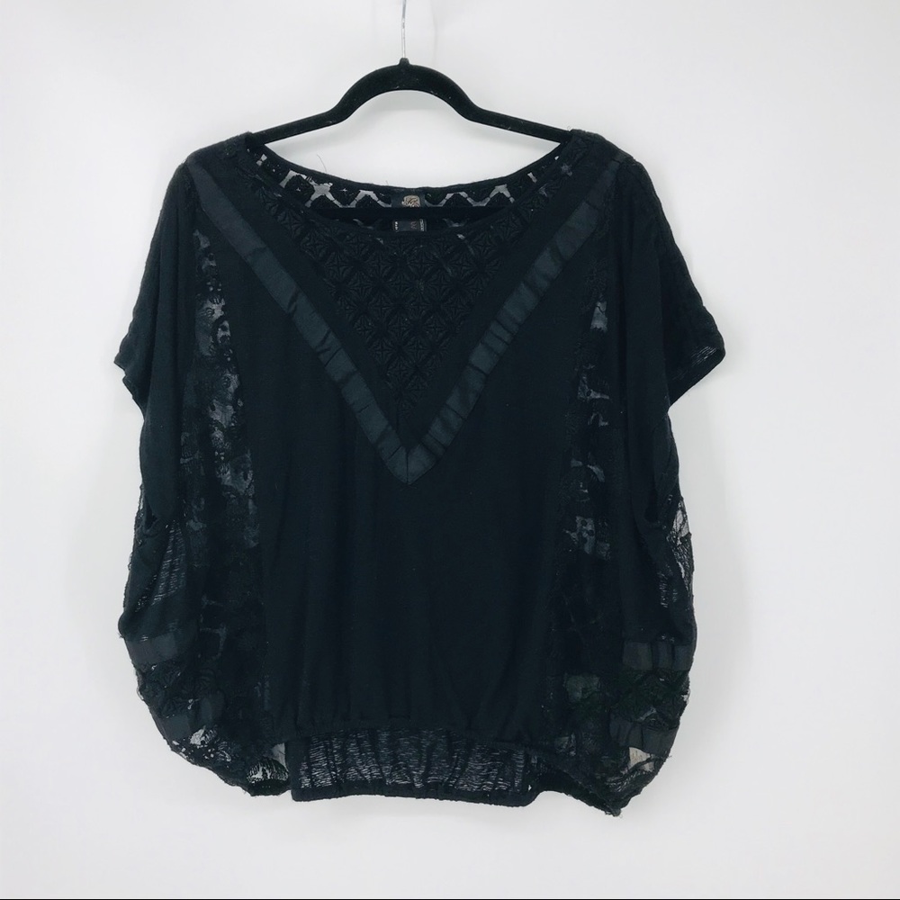 New Romantics Size L Black Semi Sheer Short Sleeve Top